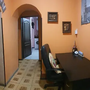 на антоновича Хостел Киев