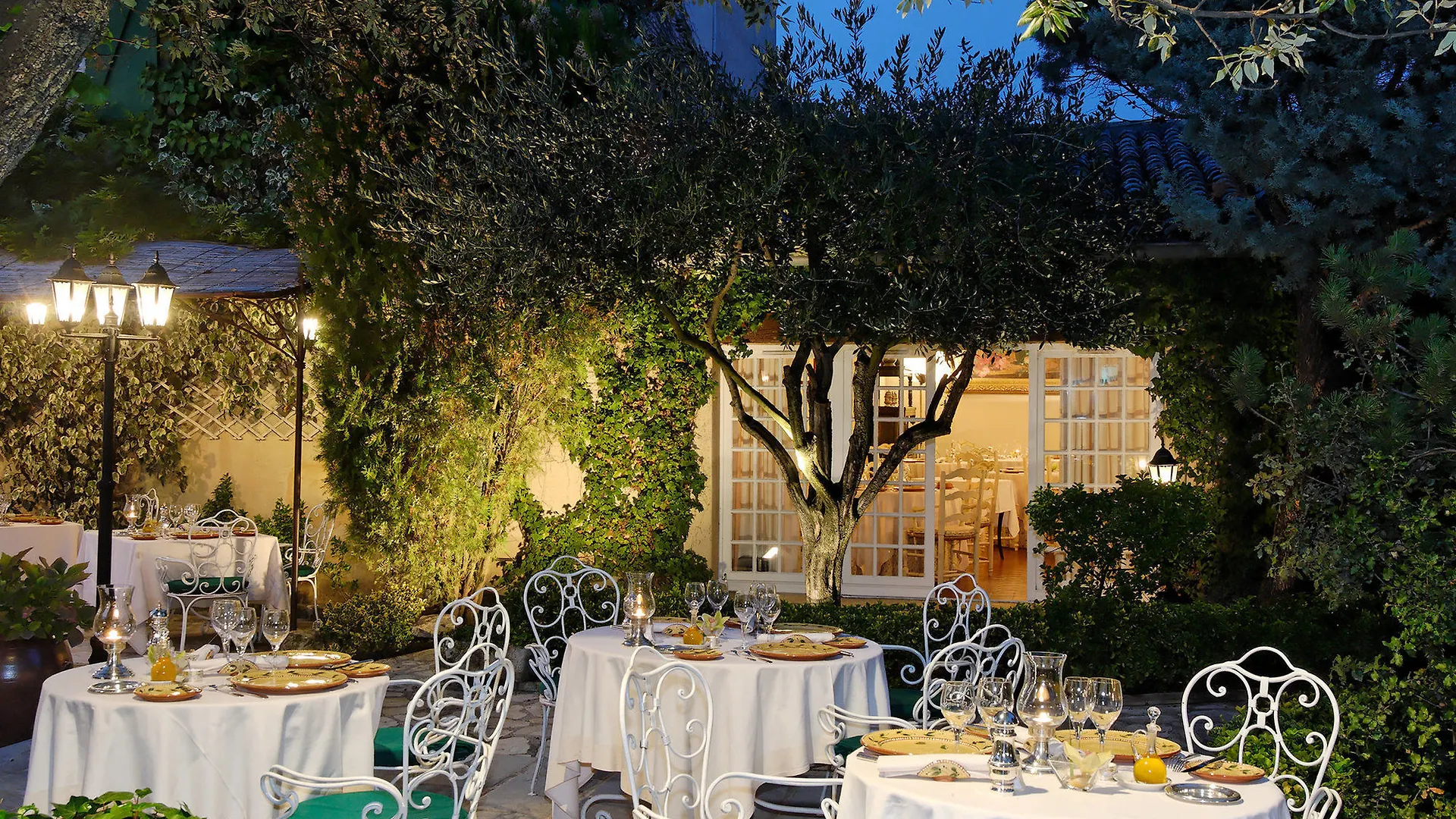 Auberge de Cassagne&Spa Le Pontet  5*, Le Pontet (Vaucluse) Frankreich